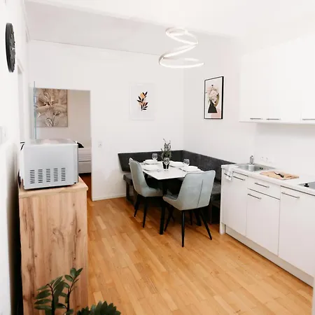 Free Parking, Nespresso, Netflix Wels