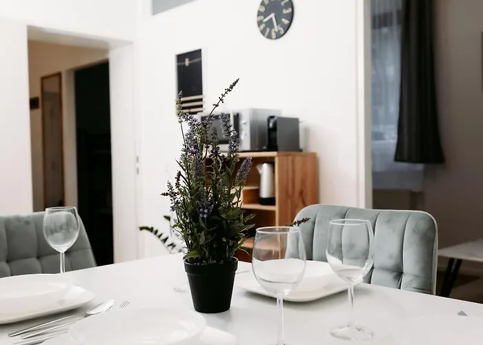 Free Parking, Nespresso, Netflix Wels